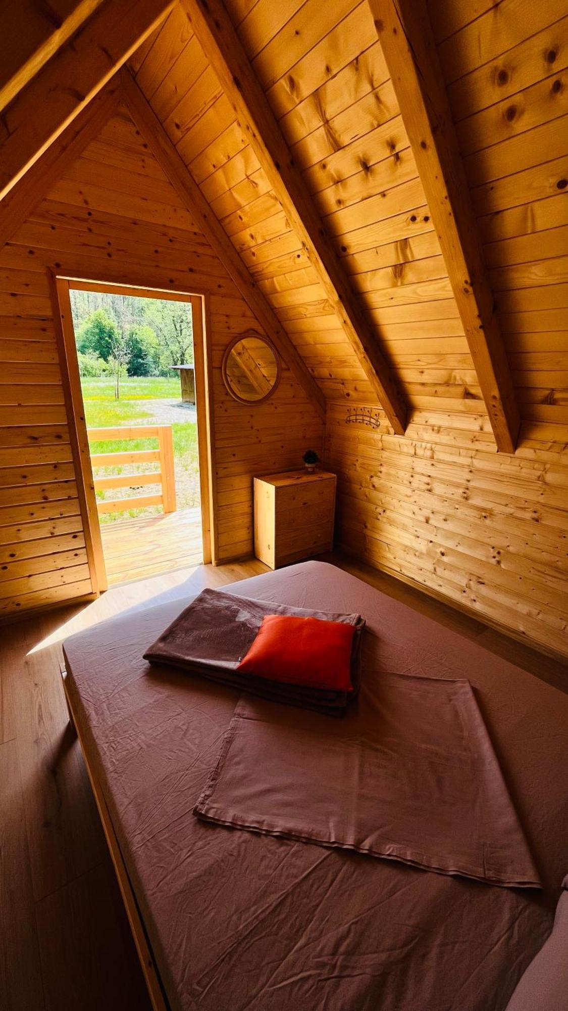 Green River - Robinzonski Kamp Hotel Duga Resa Exterior photo