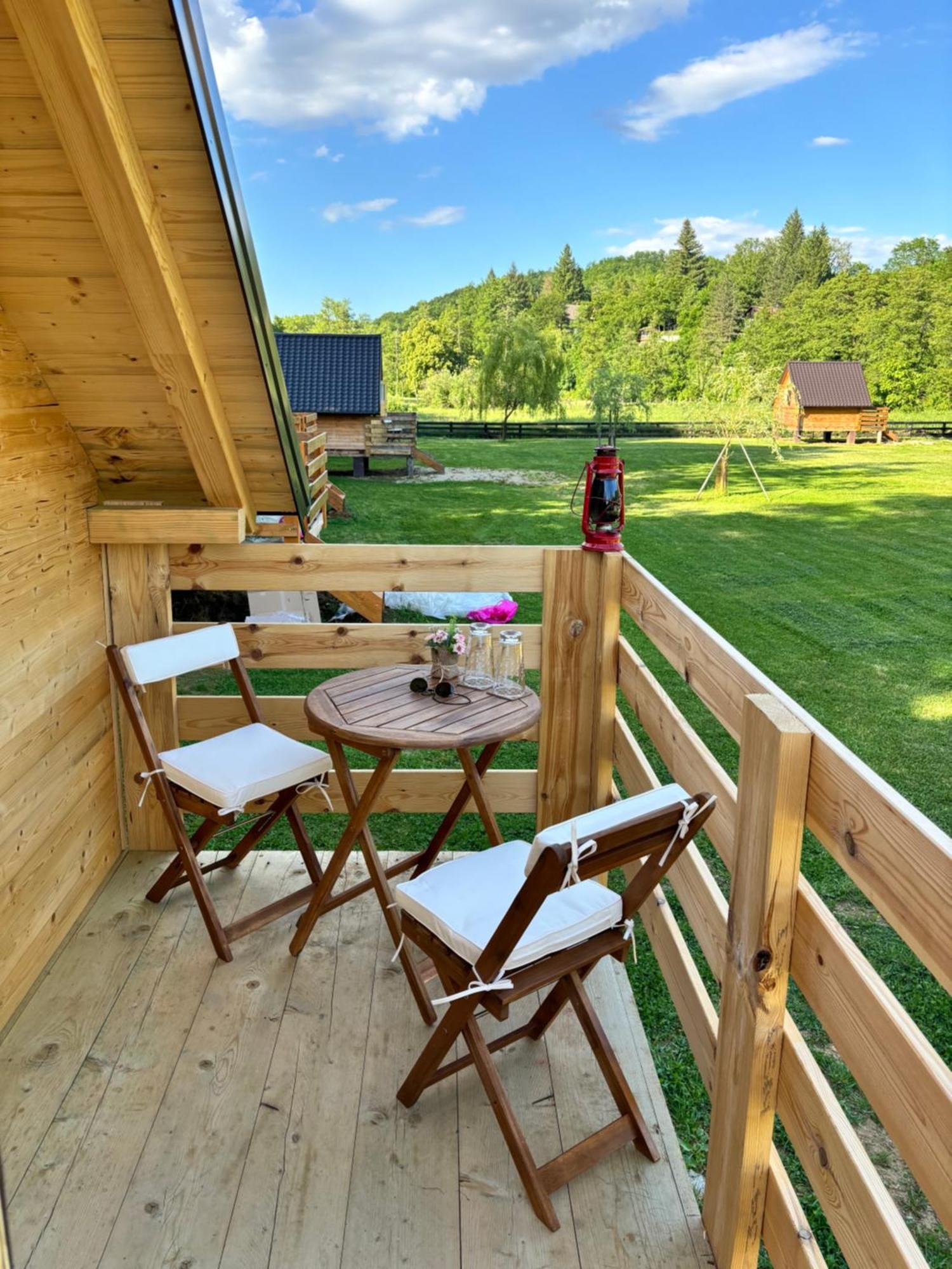 Green River - Robinzonski Kamp Hotel Duga Resa Exterior photo